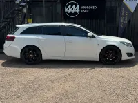 Used Vauxhall Insignia SRi 163 HP (119 kW) 2014 White Estate