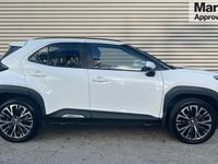 Used Toyota Yaris Hybrid 116 HP (85 kW) 2023 Pure white (solid paint) Estate