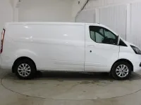 Used Ford Transit Custom Limited 170 HP (125 kW) 2019 White Van