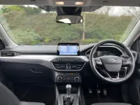 Begagnad Ford Focus Zetec 120 HK (88 kW) 2019 Grå Halvkombi