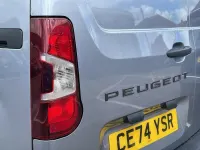 Używany Peugeot Partner S 101 KM (74 kW) 2024 Szary Minivan