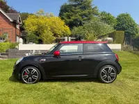 Usado Mini John Cooper Works Hatch 231 CV (169 kW) 2018 Negro Utilitario