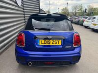 Begagnad Mini Cooper Hatch 2019 Blå Halvkombi