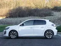 New Peugeot 208 Allure 101 HP (74 kW) 2025 Special metallic  okenite white Hatchback