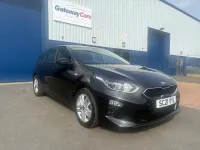 Usado Kia Ceed 136 CV (100 kW) 2021 Negro Utilitario