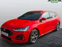 Used Ford Focus ST-Line 155 HP (114 kW) 2021 Red Hatchback