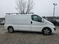 Gebraucht Vauxhall Vivaro Sportive 115 PS (84 kW) 2013 Weiß Van / Kleinbus