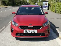 Usado Kia Ceed 134 HP (98 kW) 2022 Vermelho Citadino