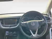 Used Vauxhall Grandland X Sport 130 HP (95 kW) 2019 White SUV