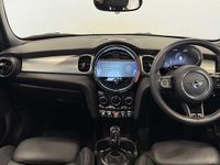 Używany Mini Cooper Exclusive 134 KM (98 kW) 2023 Zielony Hatchback
