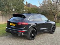 Used Porsche Cayenne 262 HP (192 kW) 2016 Black SUV