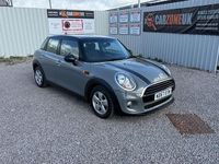 Używany Mini Cooper Hatch 136 KM (100 kW) 2017 Szary Hatchback