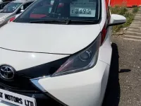 Used Toyota Aygo x-press 68 HP (50 kW) 2014 White Hatchback