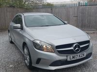 Używany Mercedes A180 Executive 109 KM (80 kW) 2017 Srebrny Hatchback