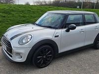 Używany Mini Cooper D Hatch 2016 Srebrny Hatchback