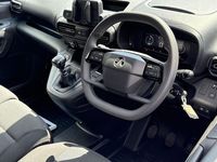 New Vauxhall Combo S 101 HP (74 kW) 2025 White MPV