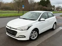 Used Hyundai i20 SE 84 HP (61 kW) 2016 White Hatchback