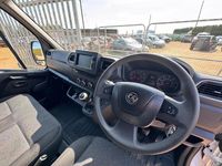 Used Vauxhall Movano Edition 135 HP (99 kW) 2021 White MPV