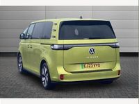 Begagnad VW ID. Buzz Pro 147 kW (200 HK) 2023 Gul Minibuss