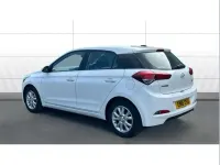 Used Hyundai i20 SE 83 HP (61 kW) 2016 White Hatchback