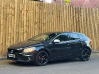 Usado Volvo V40 R-Design 115 CV (84 kW) 2015 Negro Utilitario