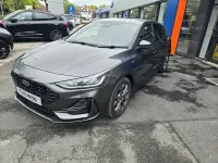 Usado Ford Focus ST-Line 2023 Gris Utilitario