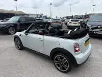 Usado Mini Cooper Cabriolet 122 HP (89 kW) 2013 Prateado Cabrios