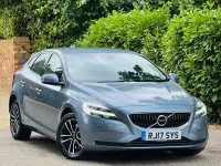 Used Volvo V40 Momentum 152 HP (111 kW) 2017 Blue Hatchback