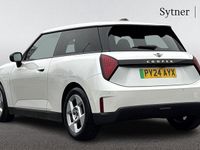 Begagnad Mini Cooper Hatch 133 kW (181 HK) 2024 Vit Halvkombi