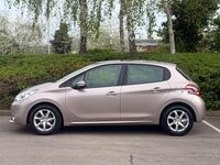 Used Peugeot 208 Active 82 HP (60 kW) 2014 Pink Hatchback