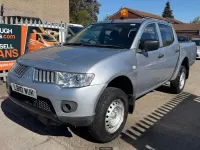 Second-hand Mitsubishi L200 134 CP (98 kW) 2010 Argintiu Pickup