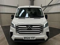 Używany Maxus V90 150 KM (110 kW) 2024 Biały Van