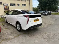Used Toyota Prius 140 HP (102 kW) 2026 White Hatchback
