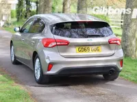 Usado Ford Focus Titanium 125 HP (91 kW) 2020 Prateado Citadino
