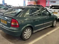 Second-hand Vauxhall Astra Club 2001 Verde Hatchback