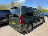 Second-hand Vauxhall Combo Ultimate 100 kW (136 CP) 2025 Verde Monovolum