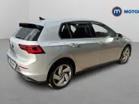 Usado VW Golf VIII GTE 245 CV (180 kW) 2024 Plateado Utilitario