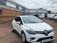 Used Renault Clio Dynamique 75 HP (55 kW) 2017 White Hatchback
