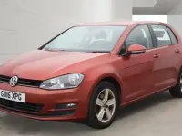 Used VW Golf VII Edition 110 HP (80 kW) 2016 Red Hatchback