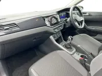 Usado VW Polo Life 80 CV (58 kW) 2023 Gris Utilitario