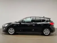 Begagnad Ford Focus Titanium 125 HK (91 kW) 2019 Svart Halvkombi