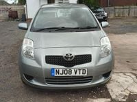 Usado Toyota Yaris 2008 Prateado Citadino