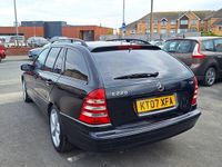 Used Mercedes C220 Avantgarde 147 HP (108 kW) 2007 Black Estate