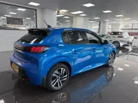 Begagnad Peugeot 208 Allure 75 HK (55 kW) 2021 Blå Halvkombi