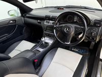 Usado Mercedes CLC180 2009 Prateado Citadino