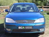 Usata Ford Mondeo Ghia 145 CV (106 kW) 2006 Blu Utilitaria