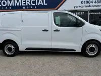 Used Vauxhall Vivaro 75 kW (102 HP) 2022 White MPV