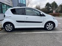 Used Toyota Aygo 67 HP (49 kW) 2012 White Hatchback