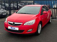 Begagnad Vauxhall Astra Excite 2012 Röd Halvkombi