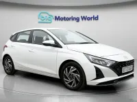 Used Hyundai i20 Advanced 100 HP (73 kW) 2024 White Hatchback